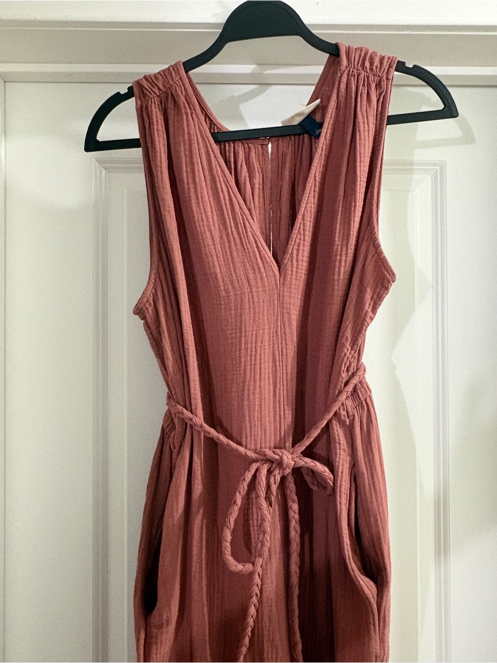 Universal Threads Sleeveless V-Neck Wide-Leg Jumpsuit in Dusty Rose - Picture 6 of 8